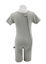 Load image into Gallery viewer, Onesie Bodyshort with zipper -𝗕𝗲𝗿𝗹𝗶𝗻-
